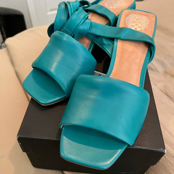 Vince Camuto Leluna Sandal - Picture 3 of 6